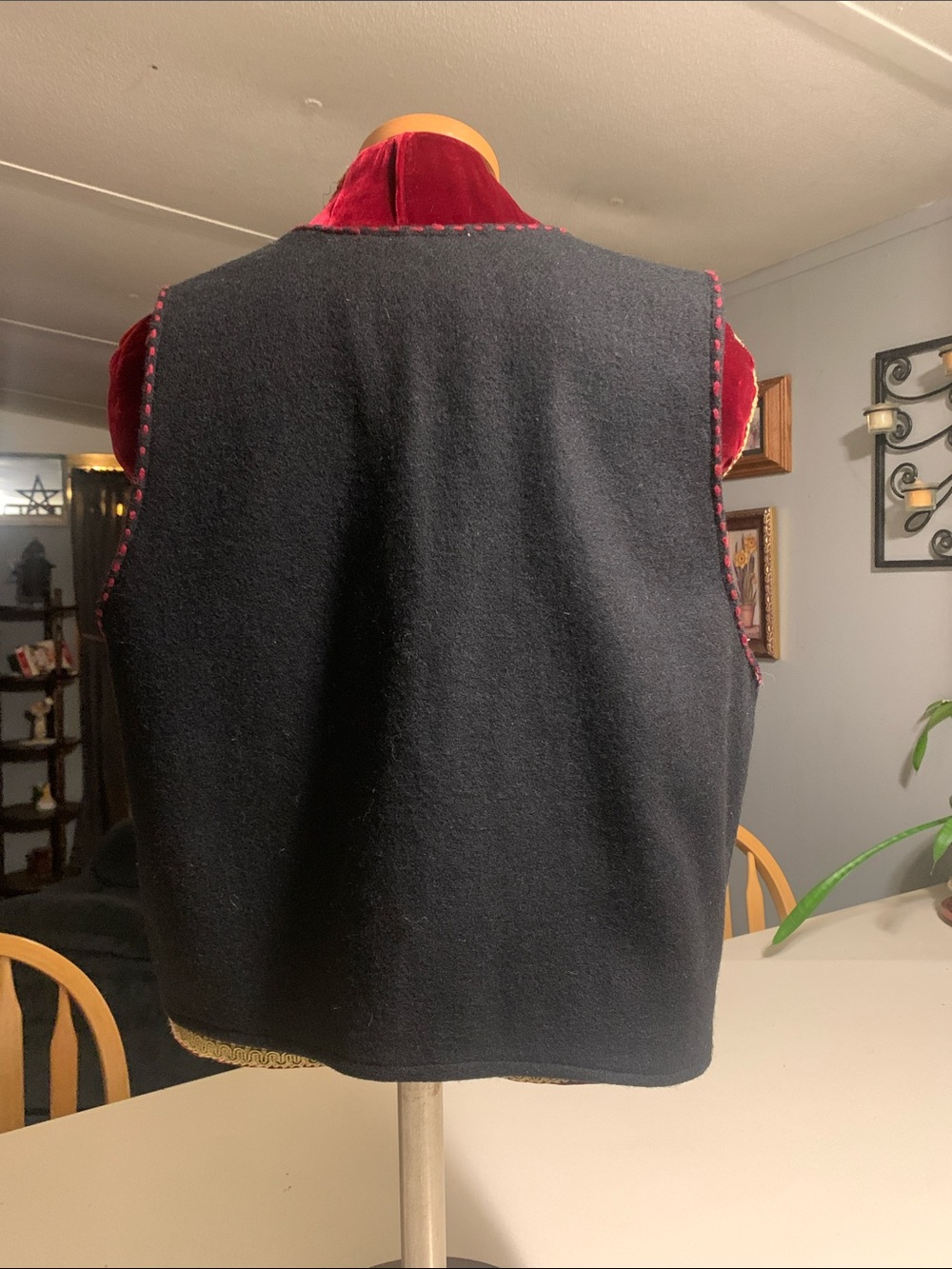 SGDN Vintage Embroidered Vest - Picture 2 of 8